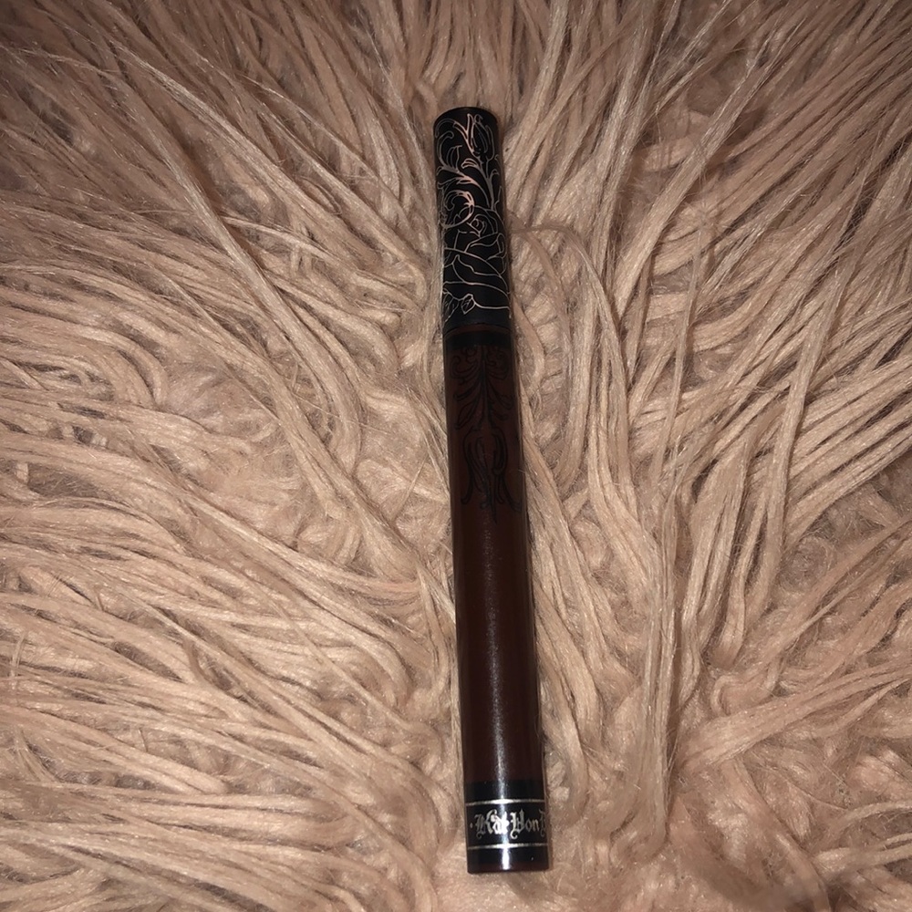 Kat Von D liquid lipstick in Damned